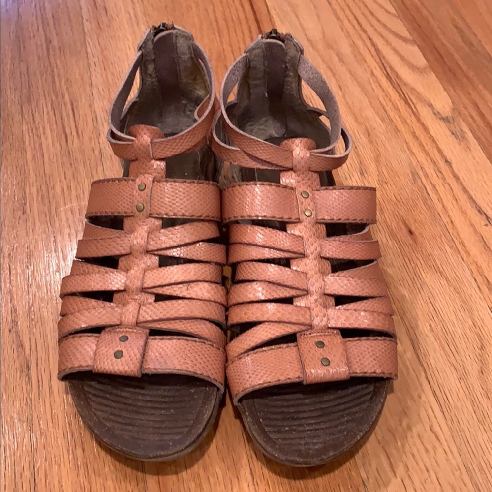 Bass Size 8 gladiator sandal. Gently worn!